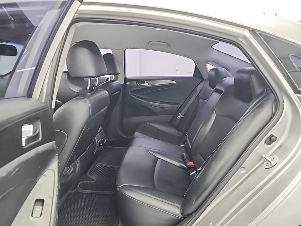 HYUNDAI Sonata - Vista 12