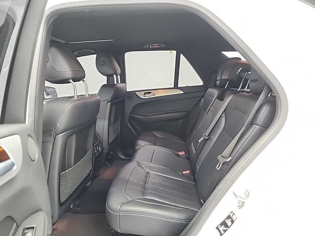 Mercedes Benz GLE Class - Vista 12