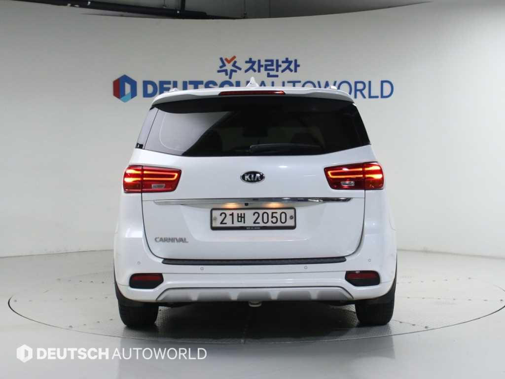 KIA Carnival - Vista 4