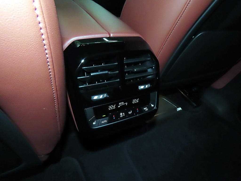 BMW iX 2024 Blanco - Importación desde Corea - HF Imports Iquique - Foto 15