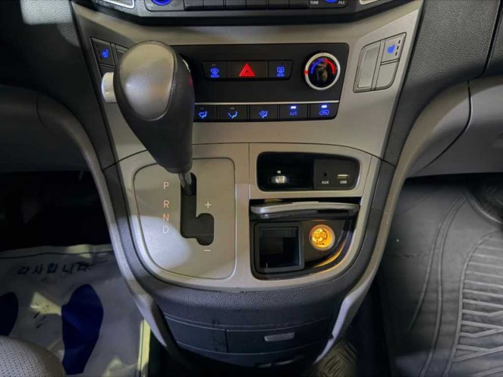 HYUNDAI Starex - Vista 11