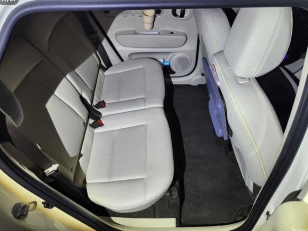 HYUNDAI Casper - Vista 9