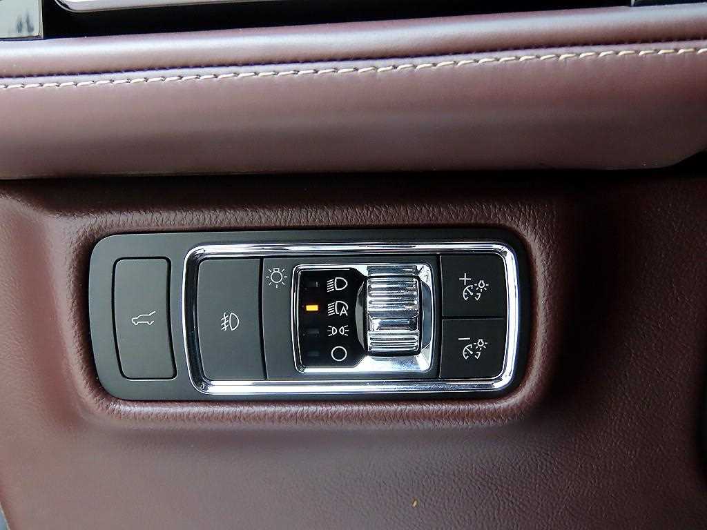 Lincoln Aviator - Vista 12