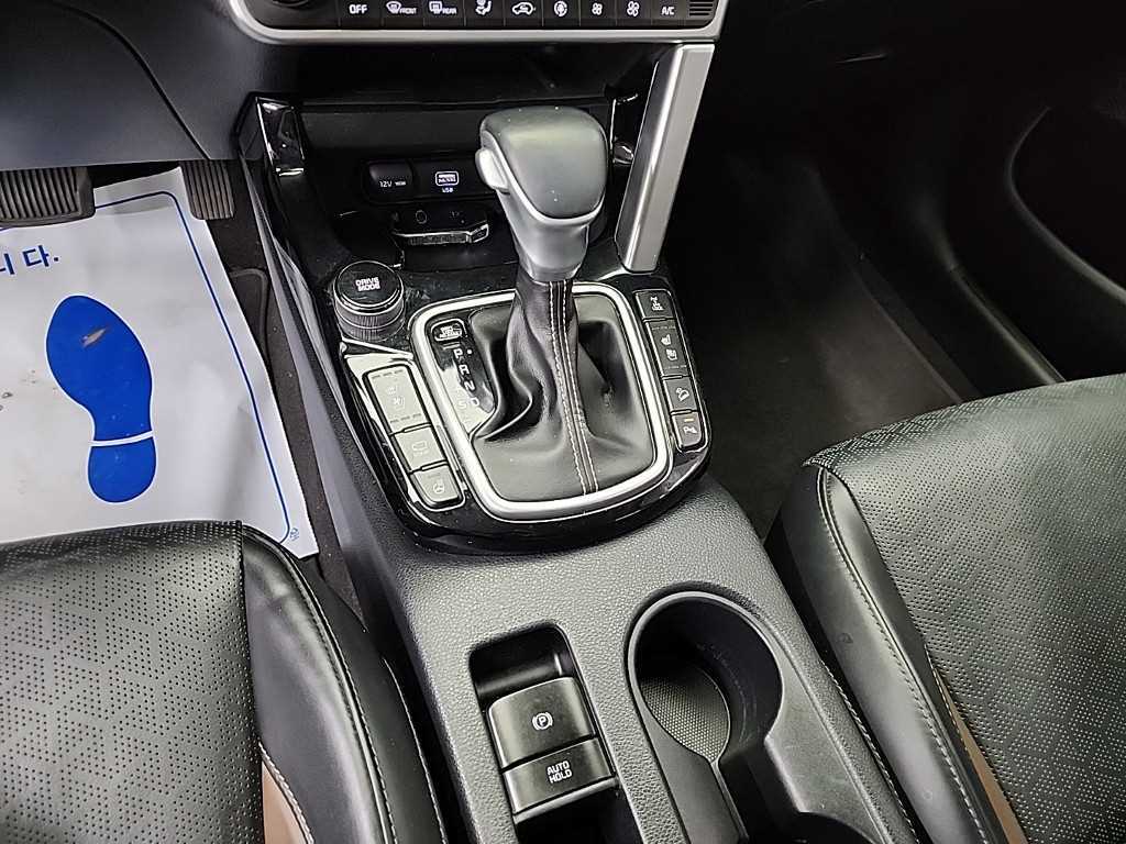 KIA Seltos - Vista 8