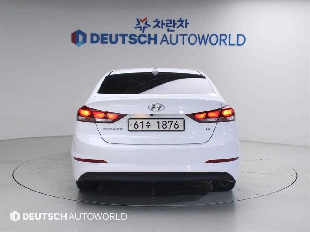 HYUNDAI Avante - Vista 4