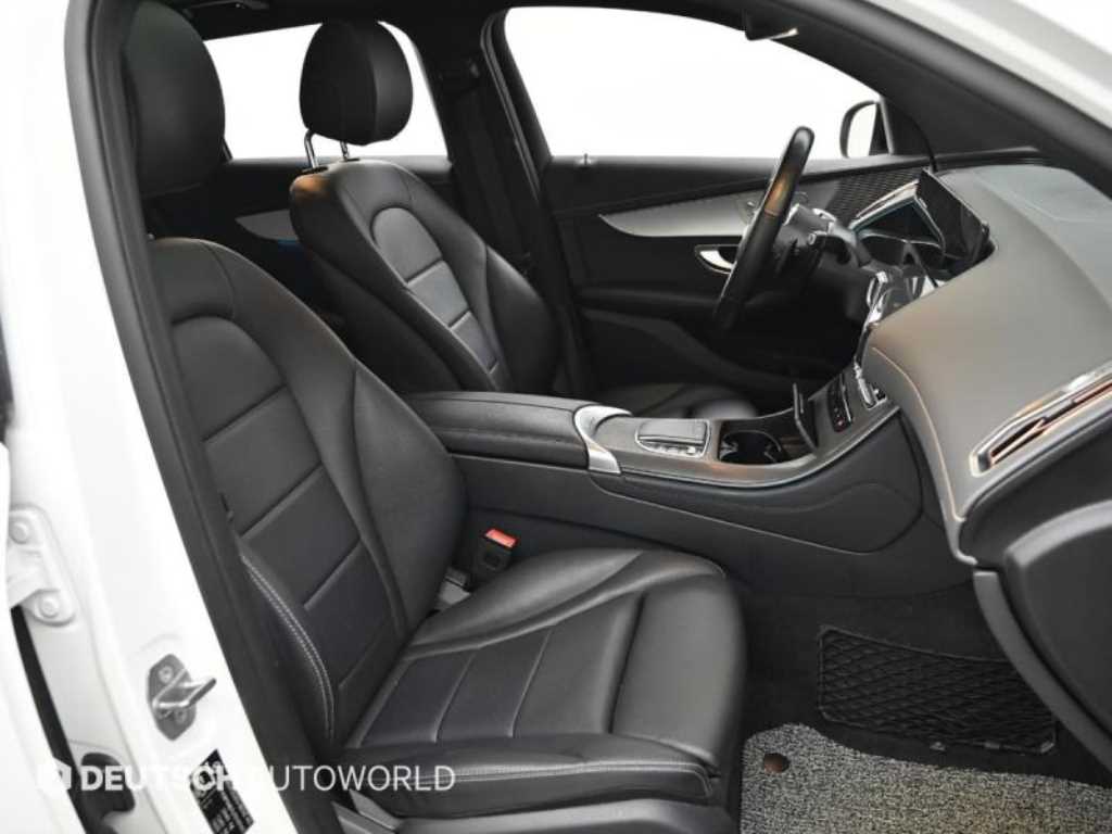Mercedes Benz EQC - Vista 10