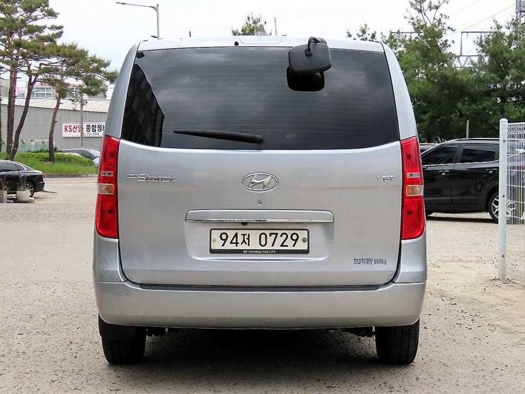 HYUNDAI Starex - Vista 4