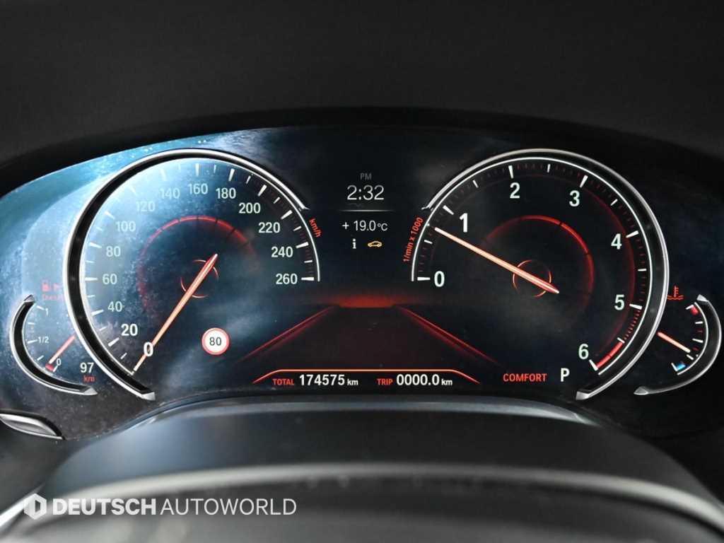 BMW 7 Series - Vista 8