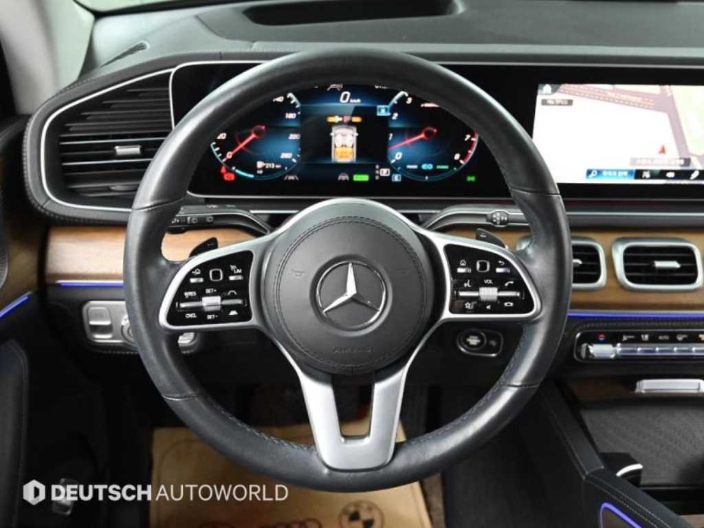 Mercedes Benz GLE Class - Vista 8