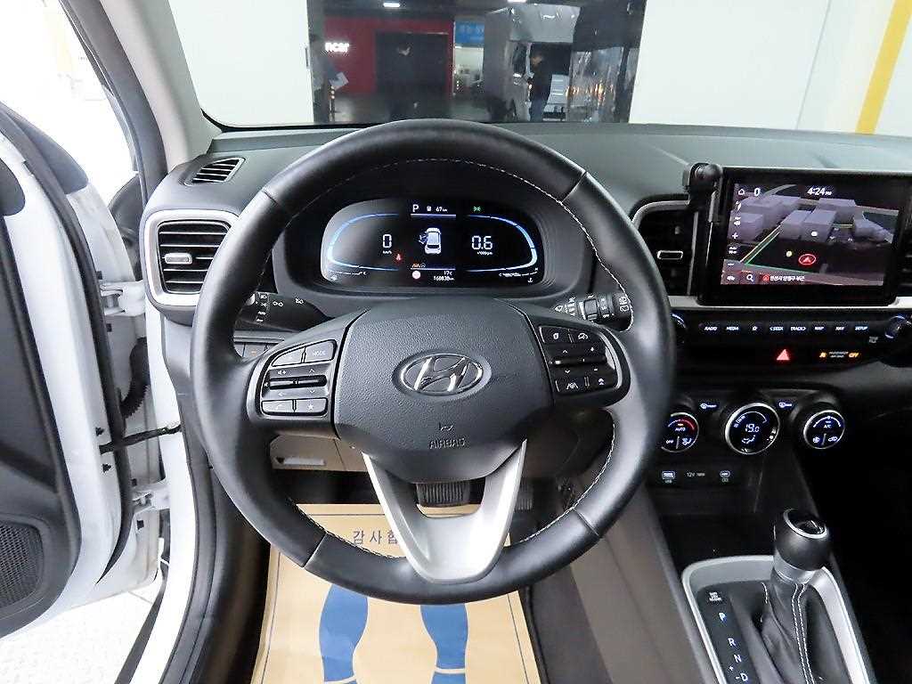 HYUNDAI Venue - Vista 9