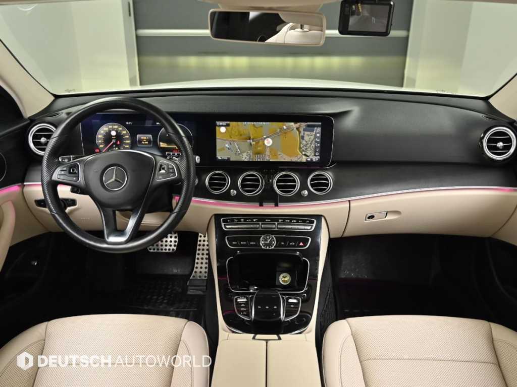 Mercedes Benz E class - Vista 3