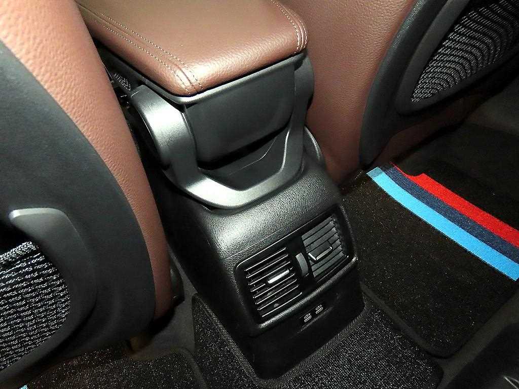 BMW X1 2022 Negro - Importación desde Corea - HF Imports Iquique - Foto 14