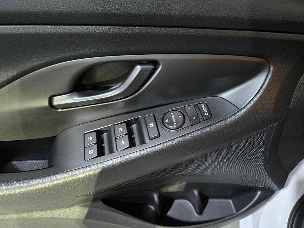 HYUNDAI i30 2019 Blanco - Importación desde Corea - HF Imports Iquique - Foto 13