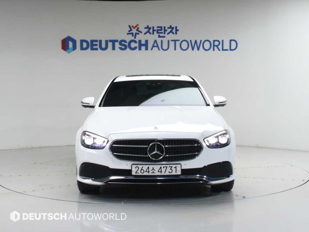 Mercedes Benz E class - Vista 3