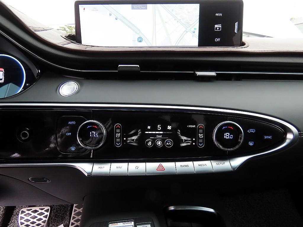Genesis GV70 2023 Blanco - Importación desde Corea - HF Imports Iquique - Foto 13