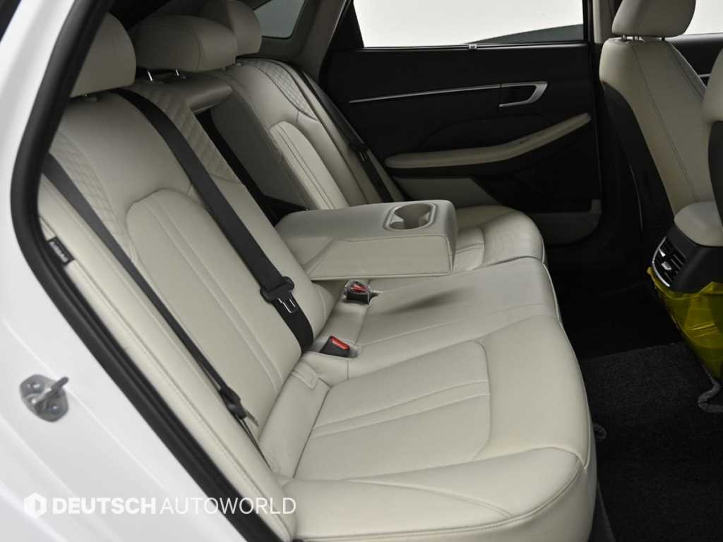HYUNDAI Sonata - Vista 12