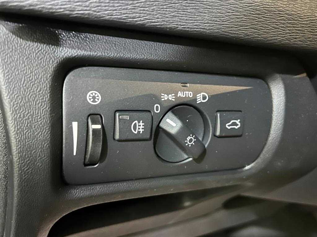 Volvo V40 2016 Gris - Importación desde Corea - HF Imports Iquique - Foto 13