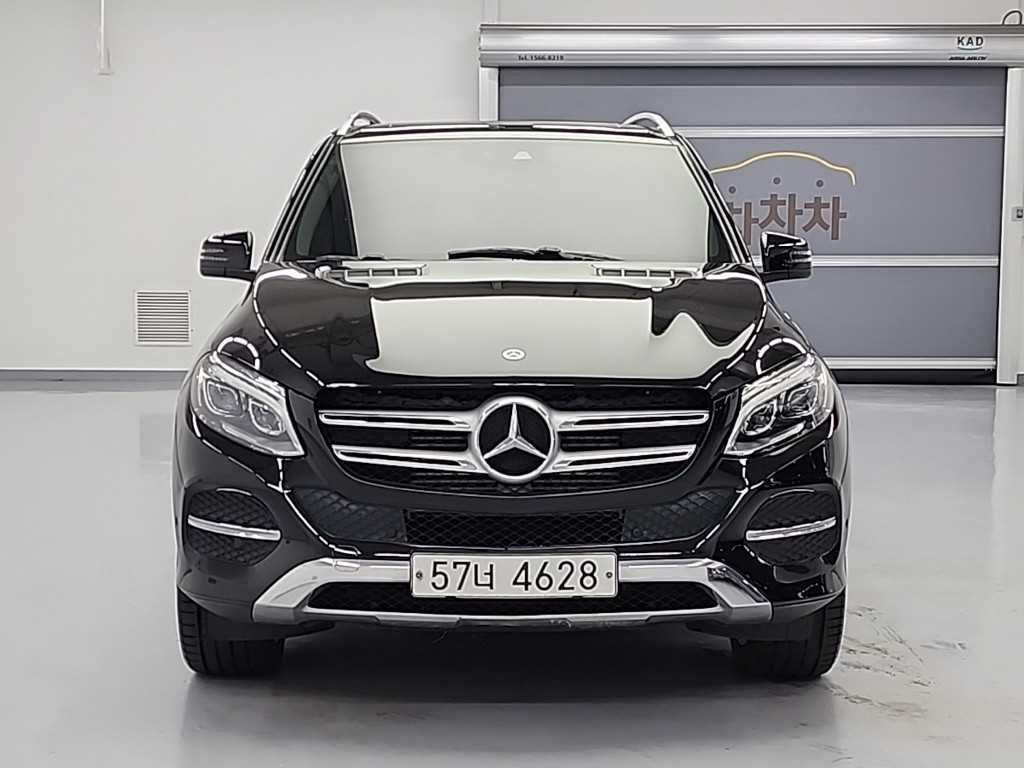 Mercedes Benz GLE Class - Vista 2