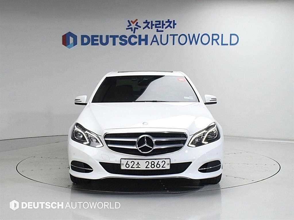 Mercedes Benz E class - Vista 3