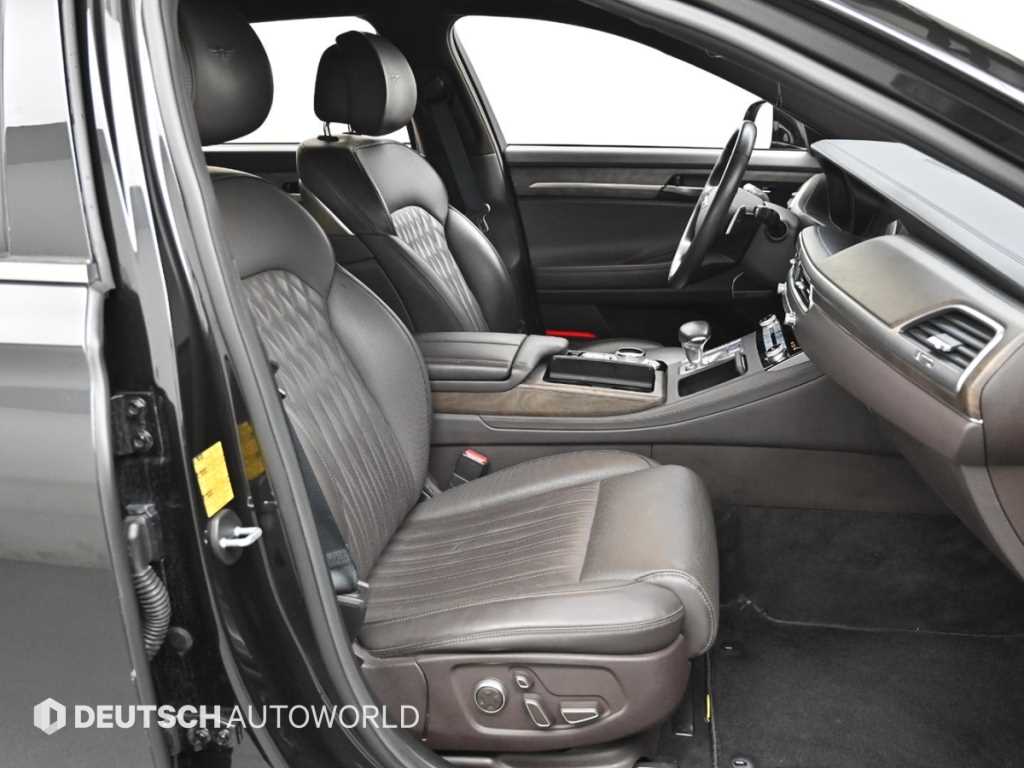 Genesis G90 - Vista 10