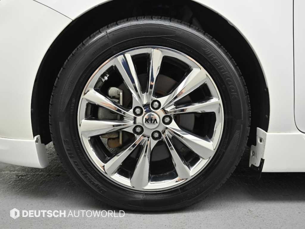 KIA Carnival - Vista 5