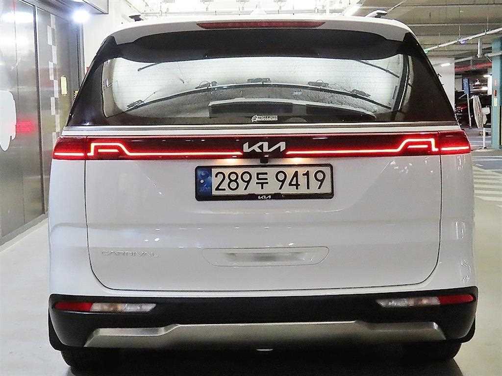 KIA Carnival - Vista 5