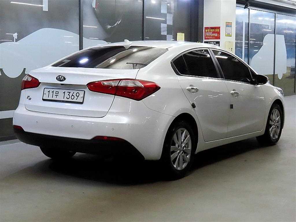 KIA K3 - Vista 4