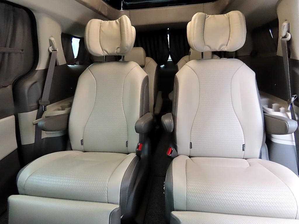 KIA Carnival - Vista 7