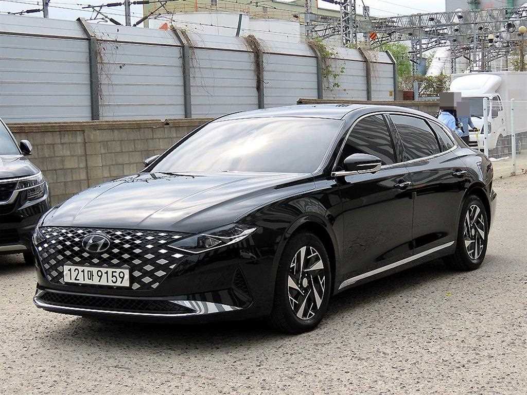 HYUNDAI Grandeur - Vista 2