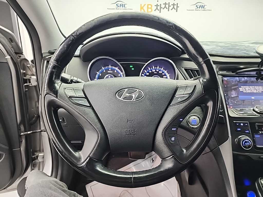HYUNDAI Sonata - Vista 9