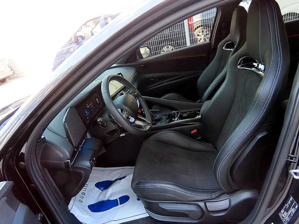 HYUNDAI Avante - Vista 5