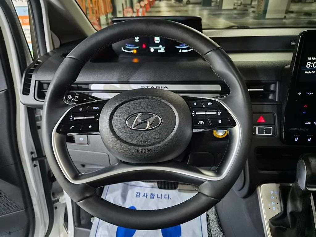 HYUNDAI Staria - Vista 8