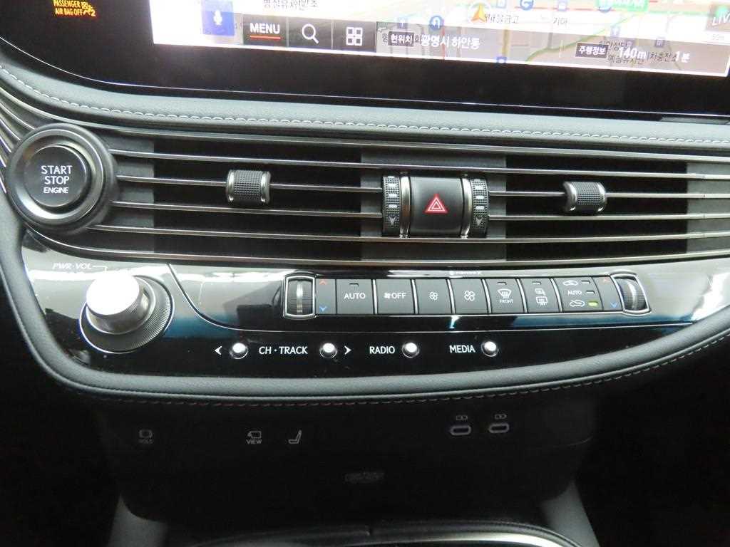 Lexus LS - Vista 11