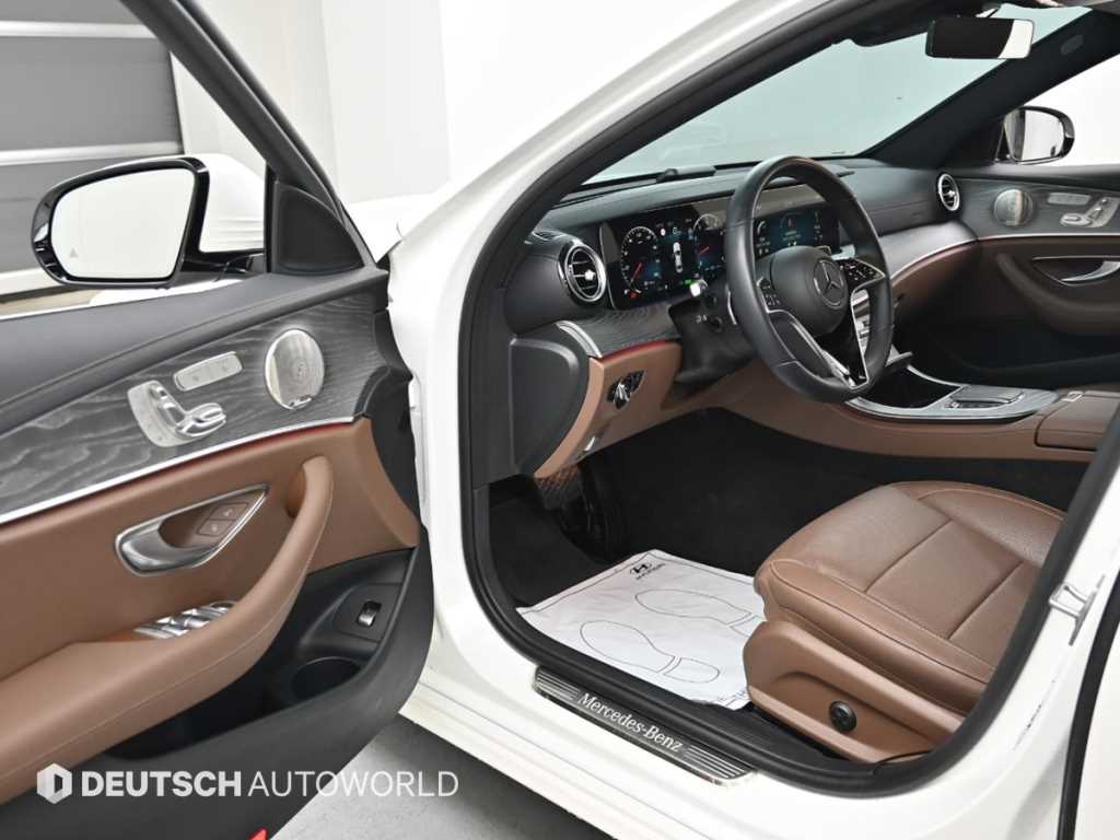 Mercedes Benz E class - Vista 11