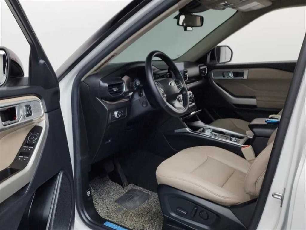 Ford Explorer - Vista 6
