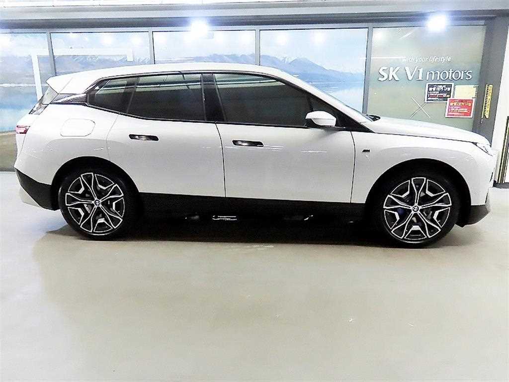 BMW iX - Vista 3