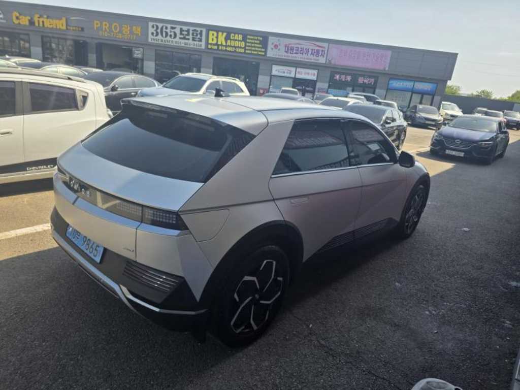 HYUNDAI Ioniq 5 - Vista 4