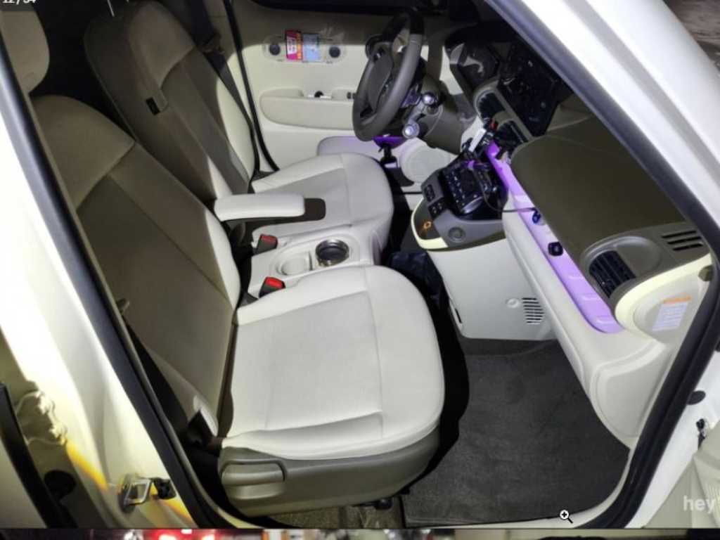 HYUNDAI Casper - Vista 10