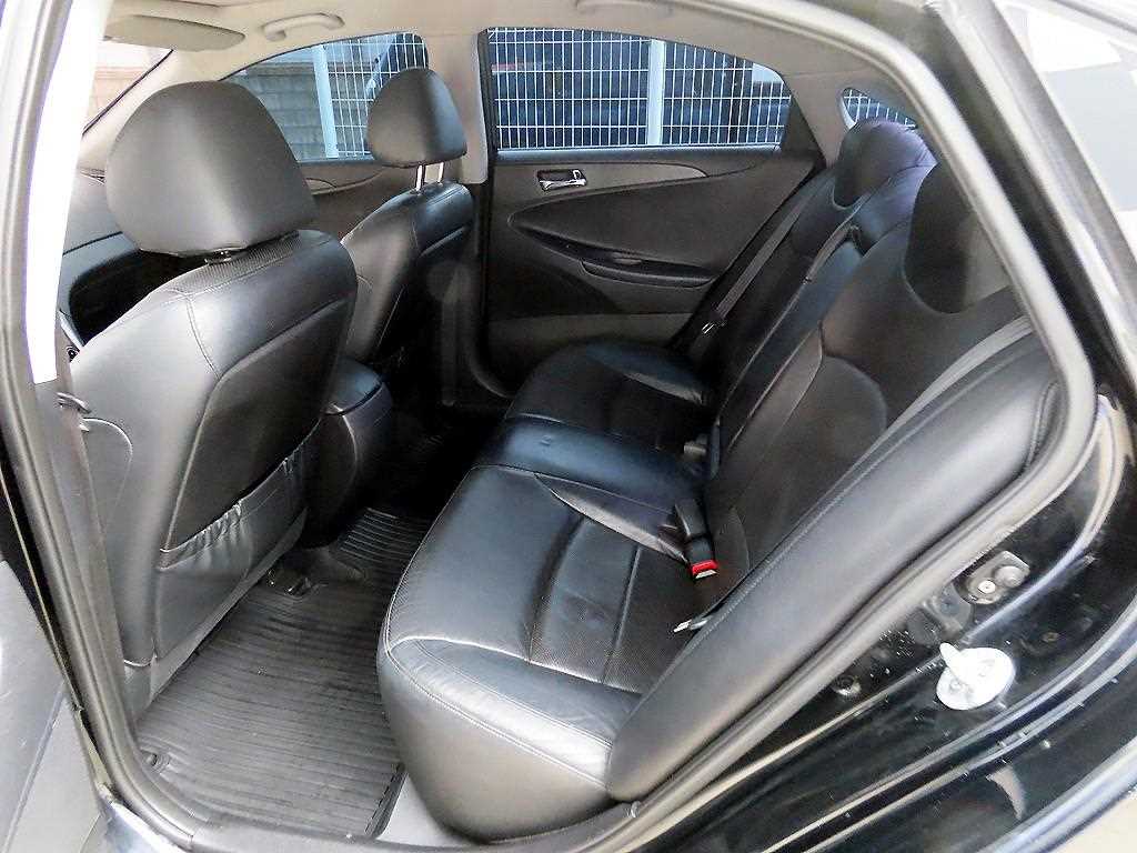 HYUNDAI Sonata - Vista 6