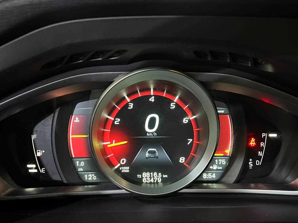 Volvo V40 2016 Gris - Importación desde Corea - HF Imports Iquique - Foto 16