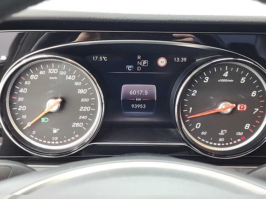 Mercedes Benz E class - Vista 6