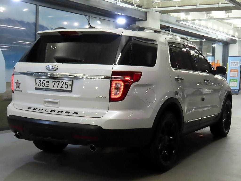 Ford Explorer - Vista 4