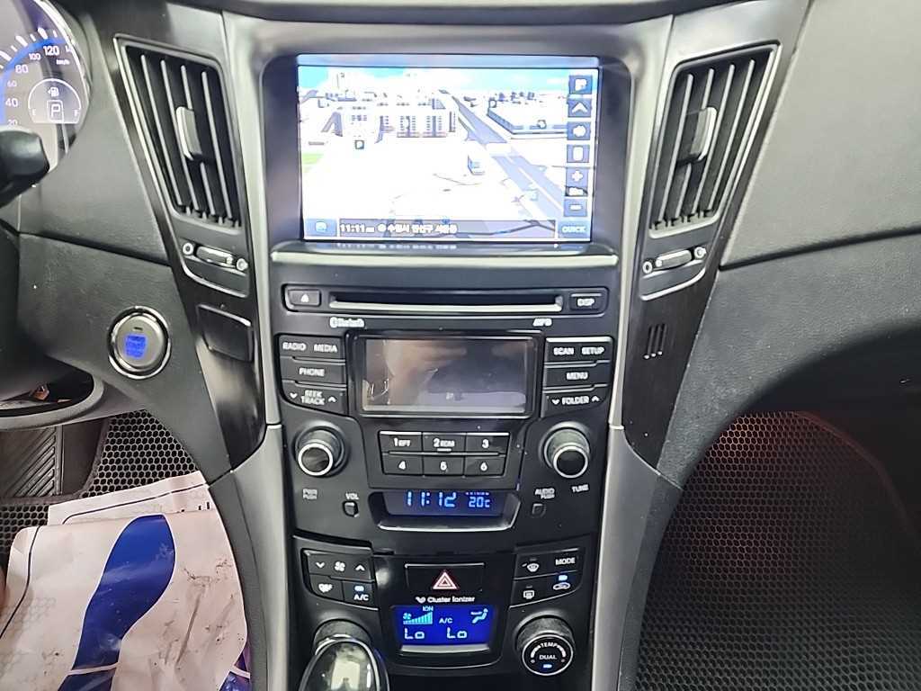 HYUNDAI Sonata - Vista 10