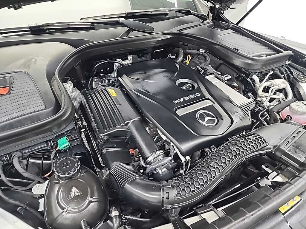 Mercedes Benz GLC Class - Vista 5