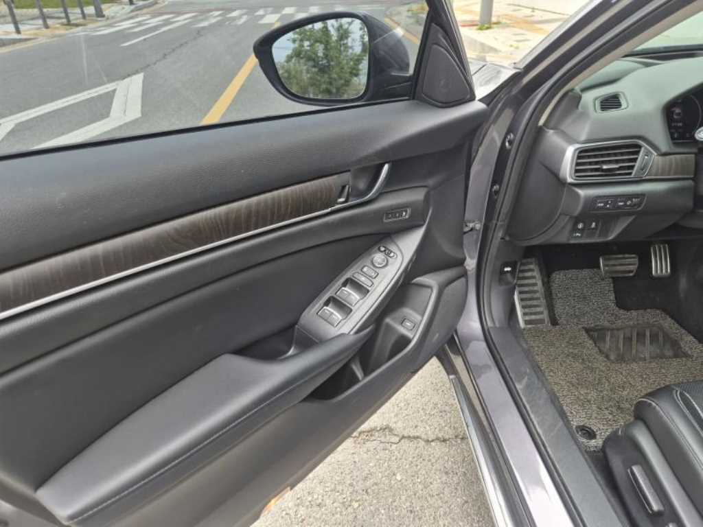 Honda Accord - Vista 5