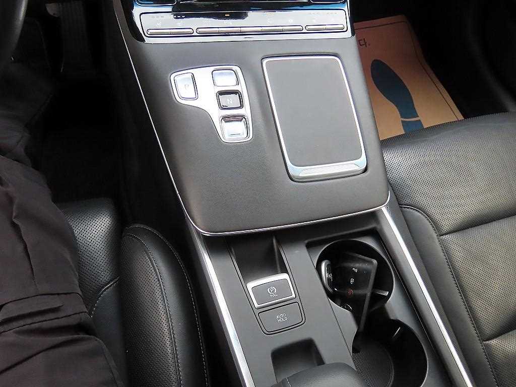 HYUNDAI Grandeur - Vista 11