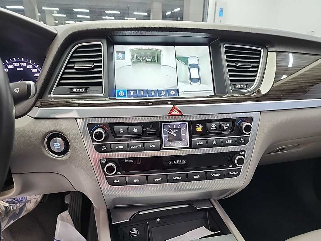 Genesis G80 - Vista 10