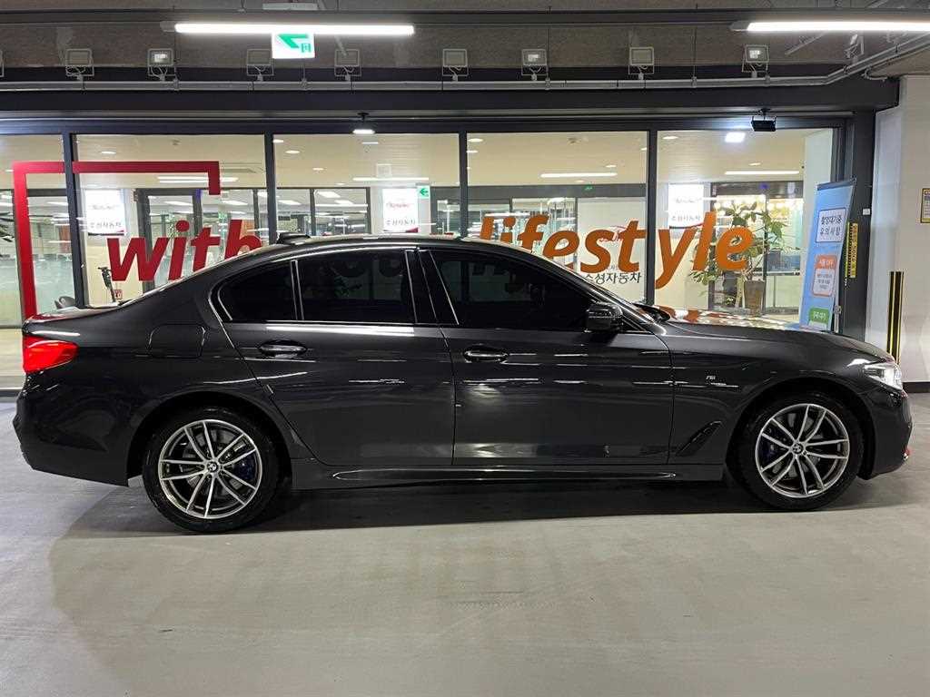 BMW 5 Series - Vista 3