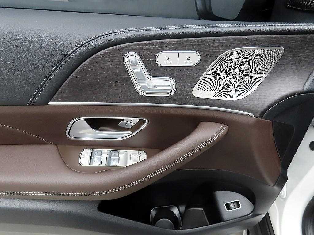 Mercedes Benz GLE Class - Vista 11