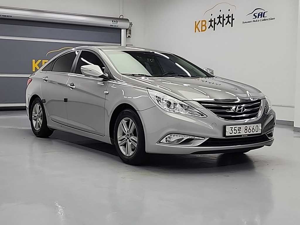 HYUNDAI Sonata - Vista 4